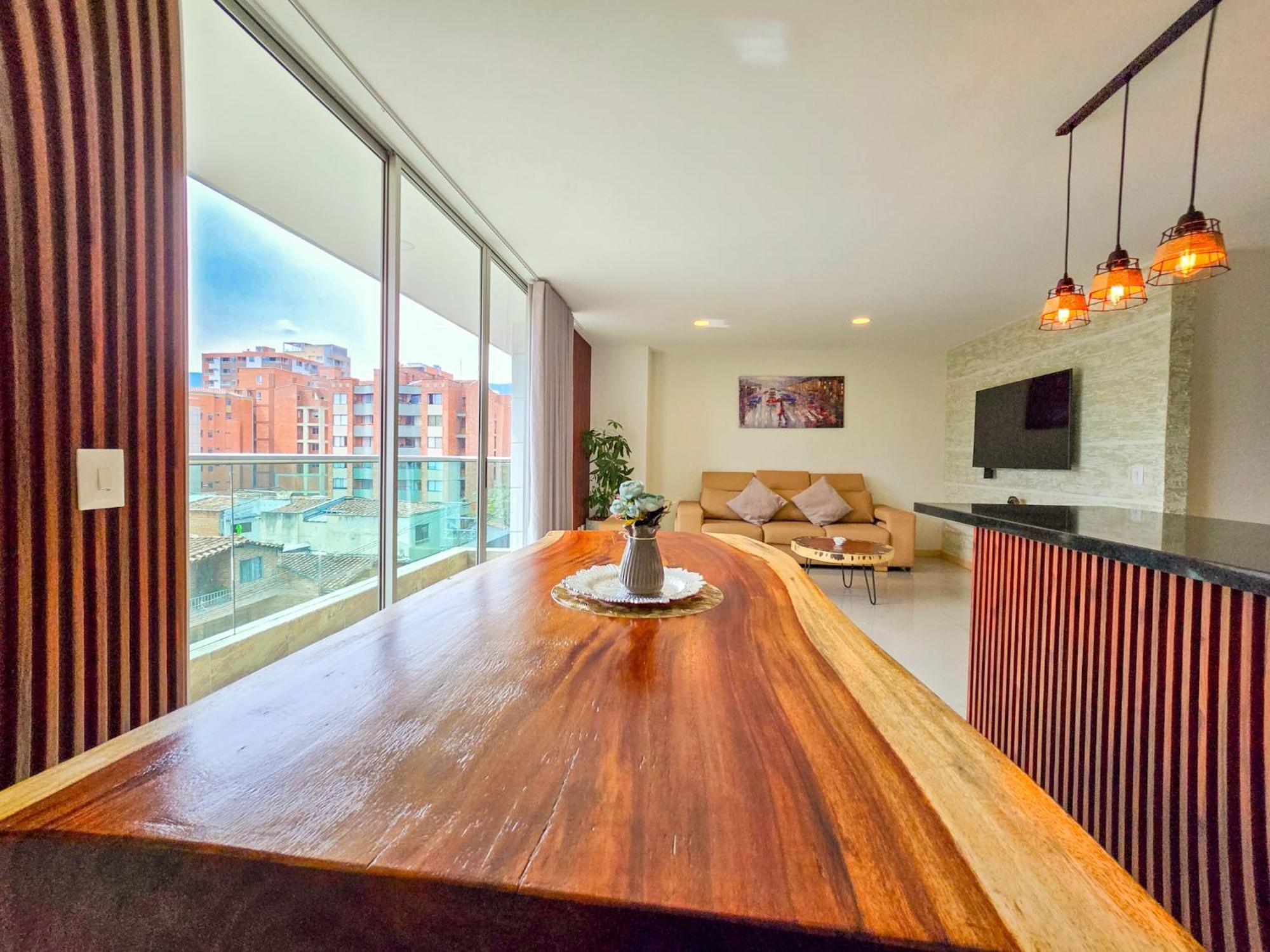 Laura Exclusivos Con Ascensor Privado En Laureles Medellin