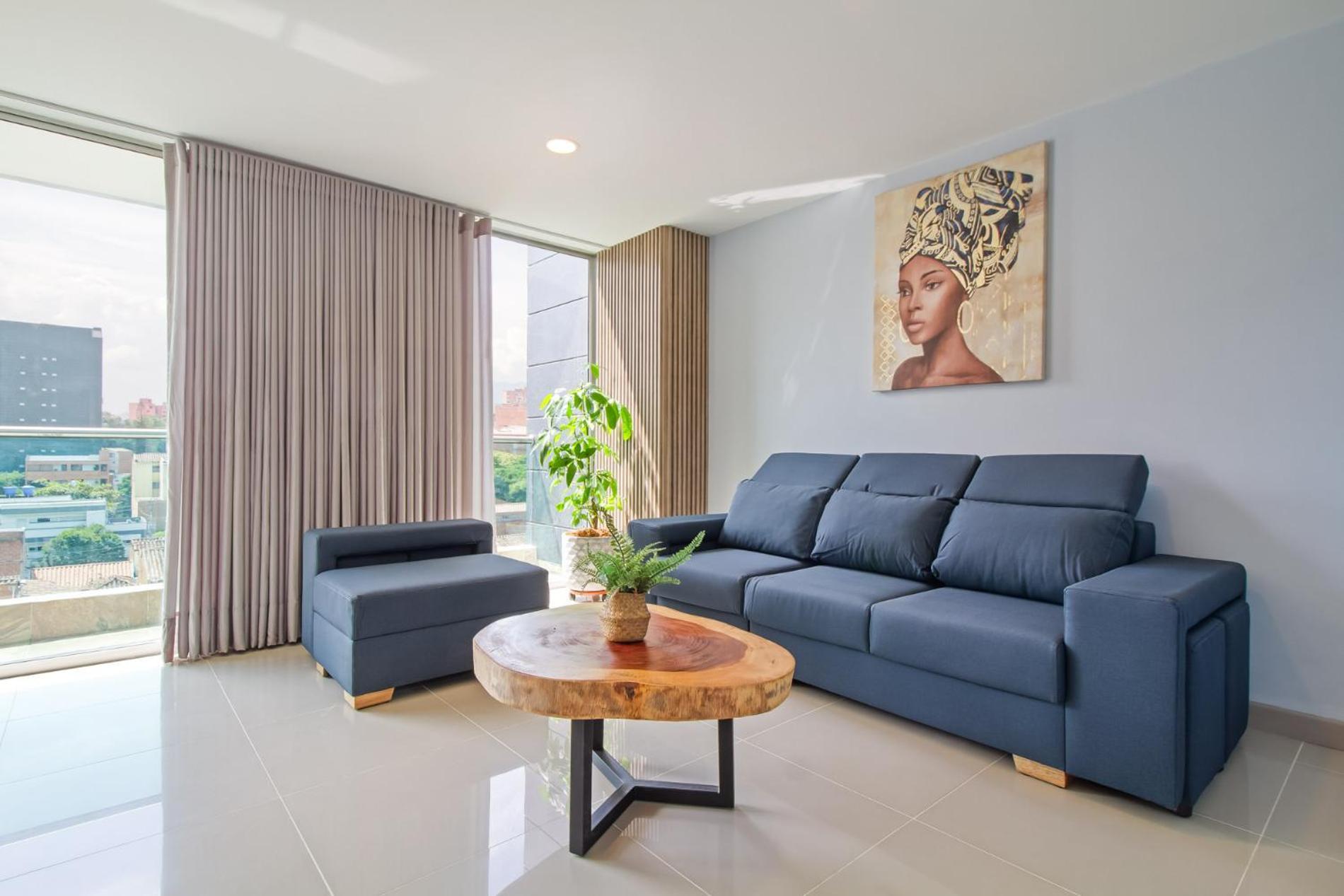 Apartment Laura Exclusivos Con Ascensor Privado En Laureles Medellin